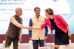 X/@UKinIndia : The Letter of Intent was handed over to the university representatives by MEA S Jaishankar (L) | 